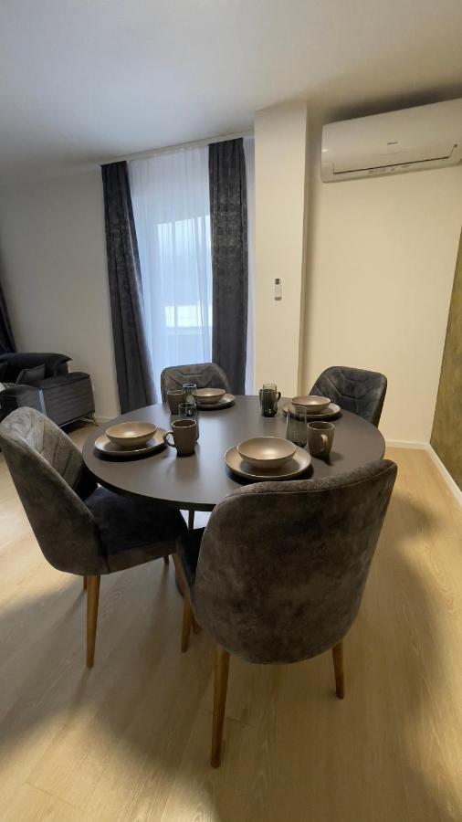 شقة Apartman Lux Zepce المظهر الخارجي الصورة